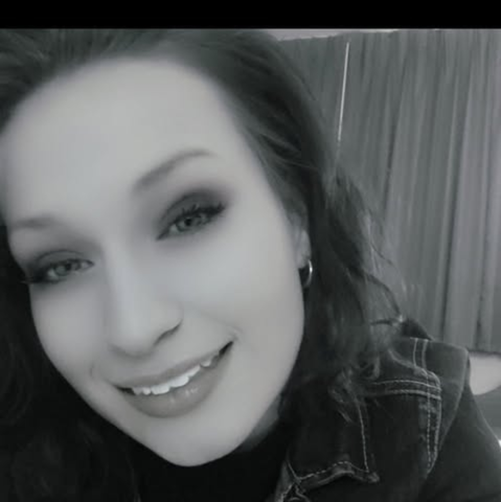 Meet your Posher, Alexia